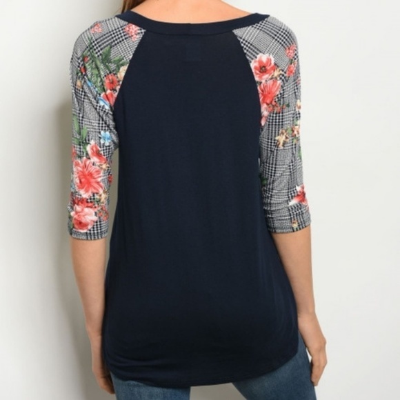 Navy and White Floral Top - Picture 2 of 4